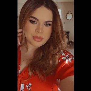 Meet your Posher, Elexis